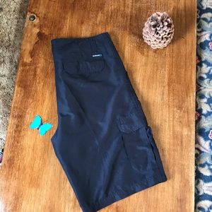 Burnside Blk men’s shorts, sized 34